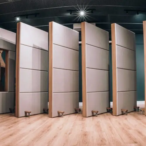 L1040166 Pano De Segunda a Sexta, das 8h as 22h. Horários especiais poderão ser combinado. Diárias serão cobradas a partir do horário agendado.