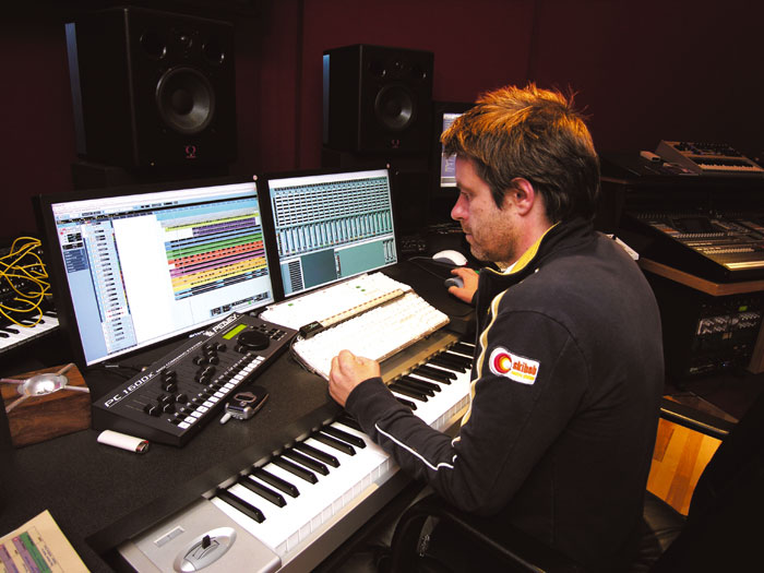 harry3working.l | Harry Gregson-Williams was born on December 13, 1961 in England. He is known for his work on Shrek (2001), Shrek 2 (2004) and As Crônicas de Nárnia: O Leão, a Feiticeira e o Guarda-Roupa (2005). He has been married to Erin Valente since December 15, 2007. They have two children. He was previously married to Karen Ducey.