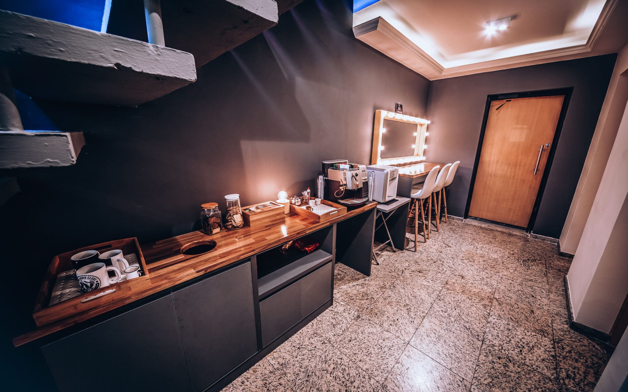 2019.05 - Studio-12 svg+xml;charset=utf Studio,Videocast,Music,Recording,Filming,Audiovisual,Podcast Our music recording studio offers flexibility for every type of project. Record in a welcoming and professional environment, equipped with a large selection of top-of-the-line microphones to ensure that your recordings reach the level of quality you desire.