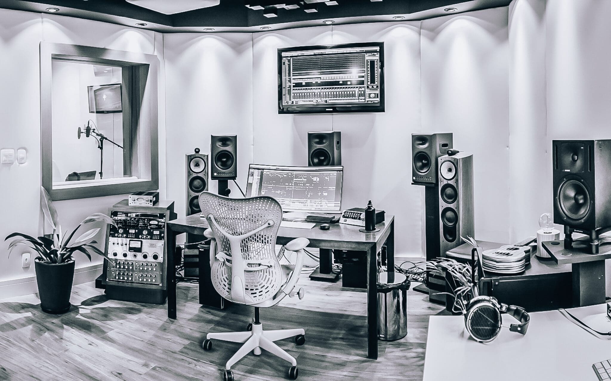 Estudio C 4 svg+xml;charset=utf Studio,Videocast,Music,Recording,Filming,Audiovisual,Podcast Our music recording studio offers flexibility for every type of project. Record in a welcoming and professional environment, equipped with a large selection of top-of-the-line microphones to ensure that your recordings reach the level of quality you desire.