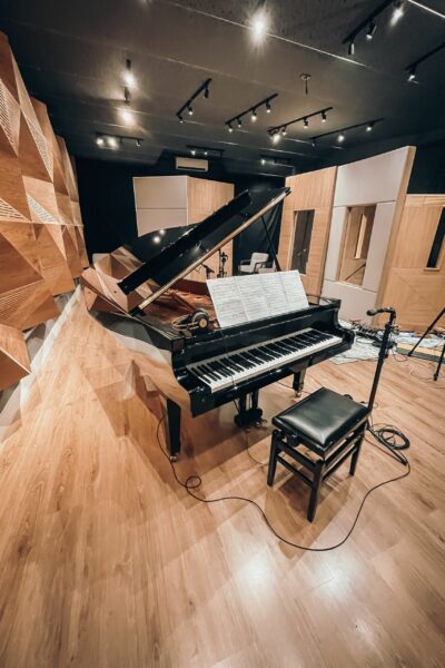 Estudio de gravacao - musica - producao musical - gravacao de musica em sao paulo piano yamaha Estudio de gravacao - musica - producao musical - gravacao de musica em sao paulo piano yamaha